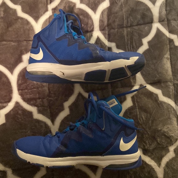 Nike Air Max Stutter Step 2’s Women’s Basketball Shoes - Picture 2 of 4